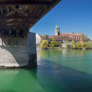 Längste, gedeckte Holzbrücke in Europa und Fridolinsmünster, Bad Säckingen, Hochrhein, Südlicher Schwarzwald, Baden-Württemberg, Deutschland Längste, gedeckte Holzbrücke in Europa und Fridolinsmünster, Bad Säckingen, Hochrhein, Südlicher Schwarzwald, Baden-Württemberg, Deutschland